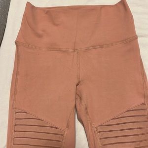 ALO MOTO HIGH WAISTED SIZE SMALL